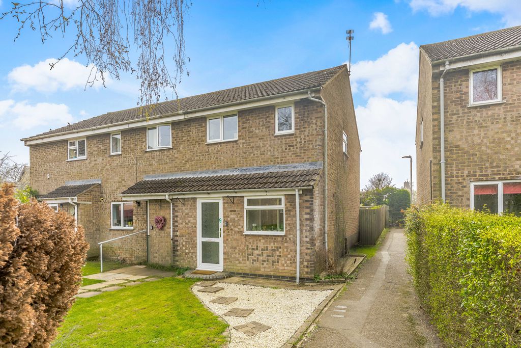 Peacocks Close Middleton Cheney